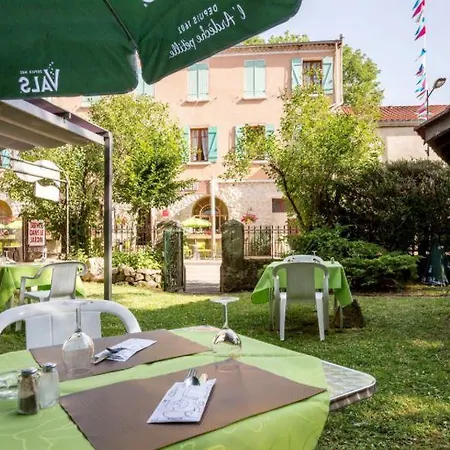 Hotel Logis L'avenue 3*